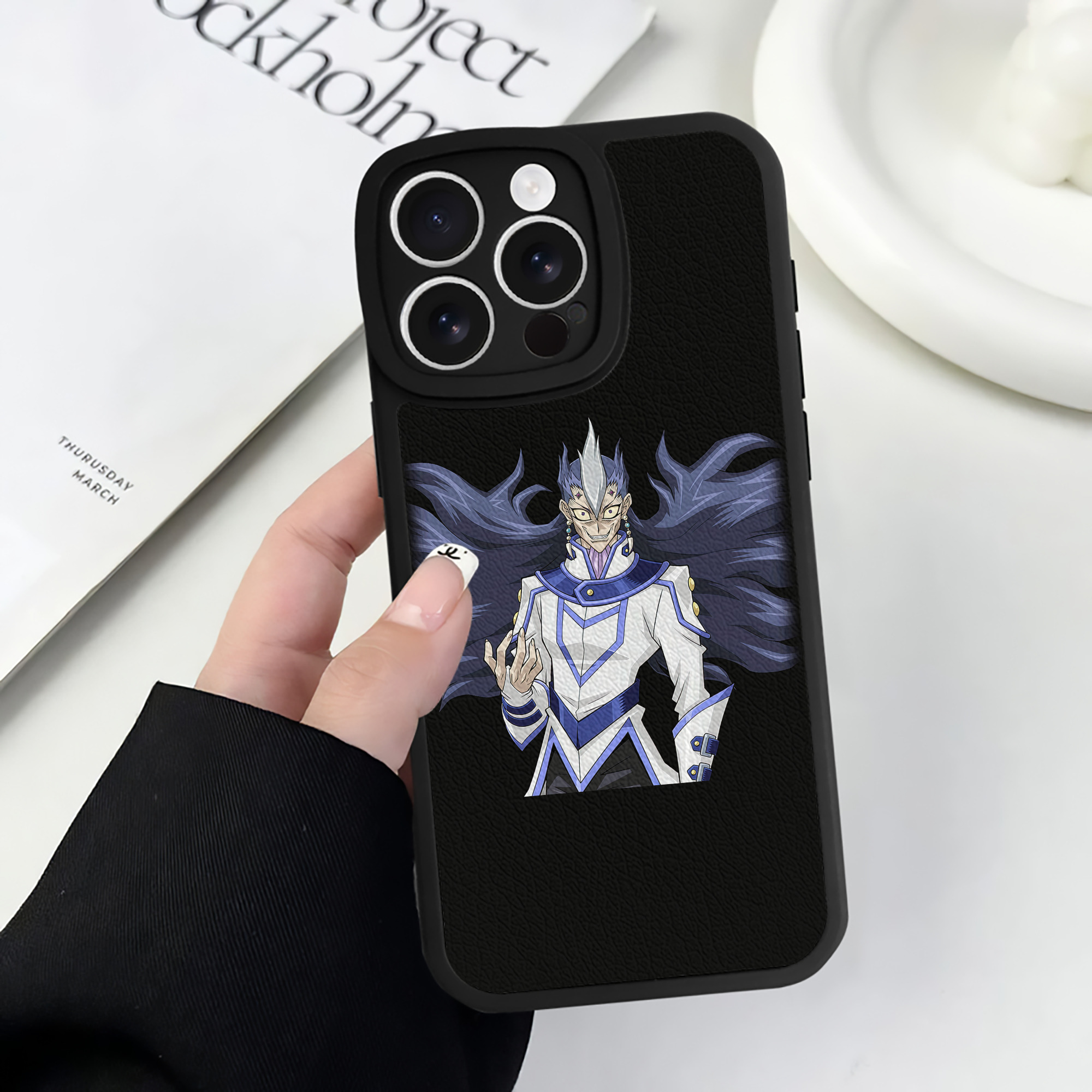 （画像用） 遊☆戯☆王 Yu-Gi-Oh! 【iPhone 16シリーズ対応】シリコンスマホケース（レザー調） 材質：シリコン